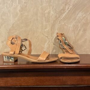 Louise et Cie Tan Sandals with Gold Heel, Size 8